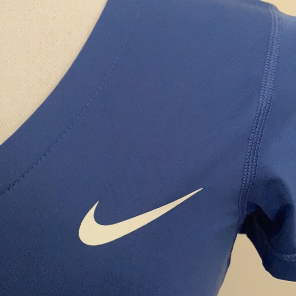 NIKE DRI FIT Women’s V-Neck Top - Picture 2 of 4